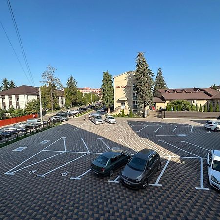 Hotel Turist Fălticeni Buitenkant foto